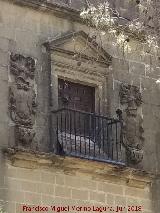 Convento de San Buenaventura. Balcón y escudos
